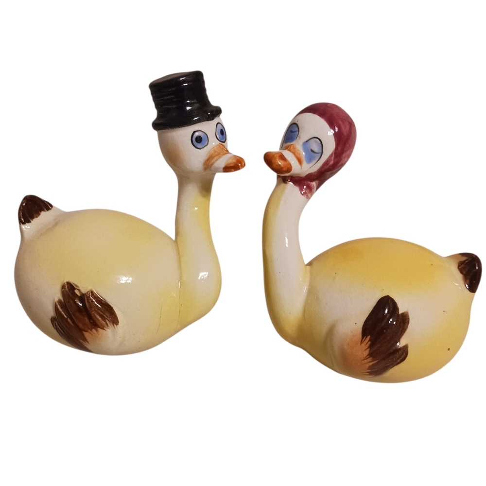 VINTAGE CERAMIC "MA & PA" GOOSE SALT & PEPPER SHAKERS 🪿 MADE IN JAPAN